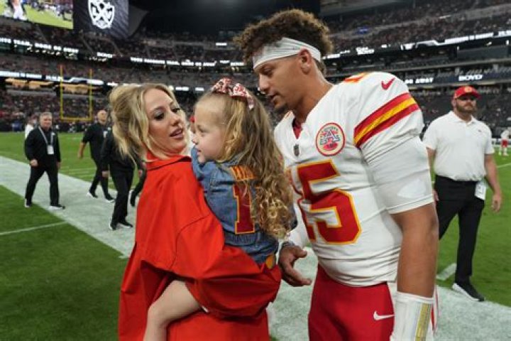 Brittany Mahomes' Stunning Crimson Locks: A Fiery Transformation
