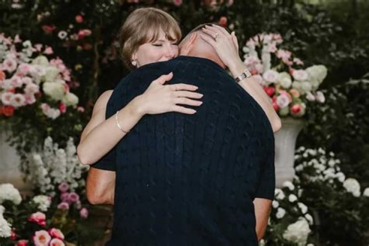 Did Taylor Swift's Parents Remarry?