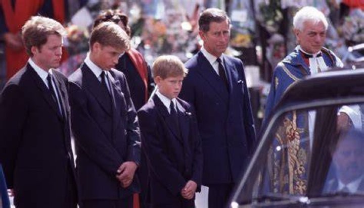 Did the Queen go to Diana's funeral?