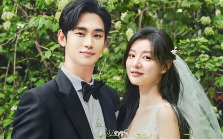 Kim Ji Won And Kim Soo Hyun
