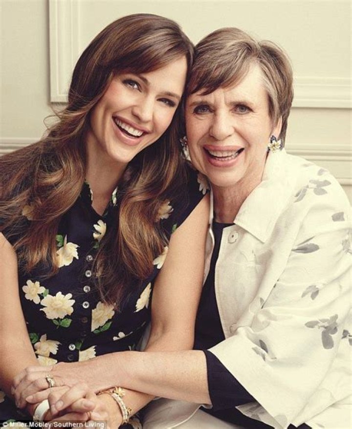 Meet Jennifer Garner's Beloved Sister