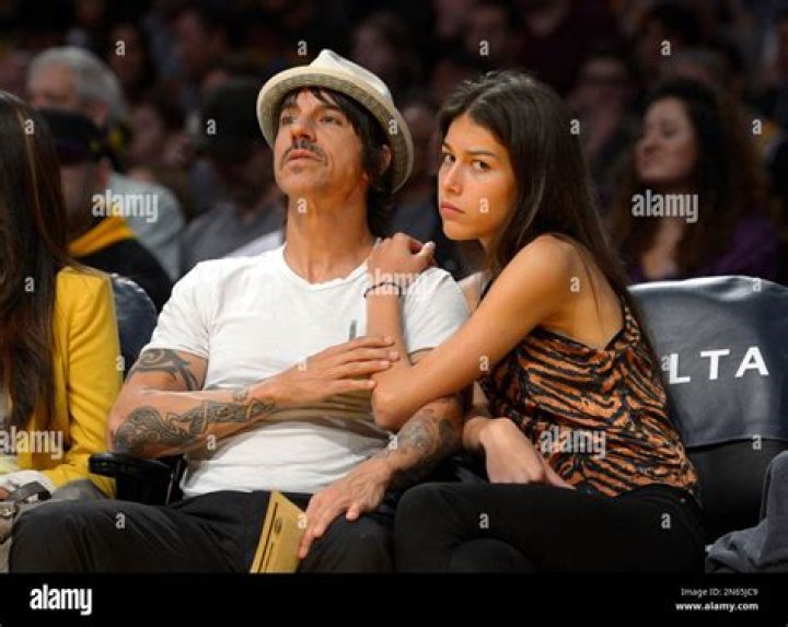 Sleek Insider Scoop: Anthony Kiedis's Captivating Love Life