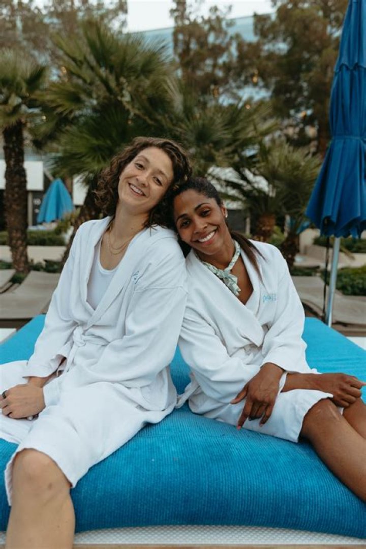 Sydney Colson And Her Girlfriend: A Heartwarming Love Story