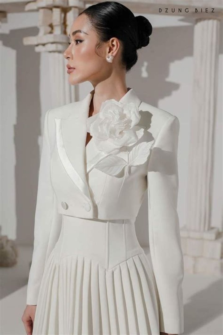 The Ultimate Guide To Her Dress